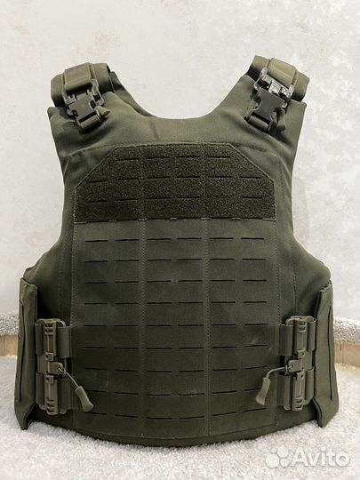 Бронежилет в сборе