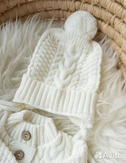 Вязаный детский комплект