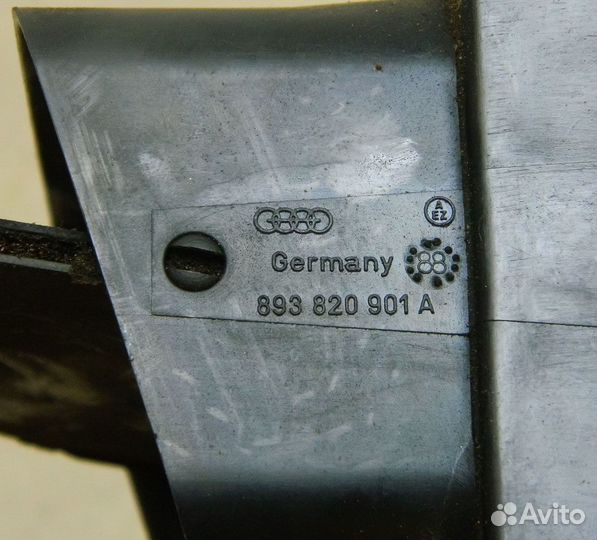 Дефлектор торпедо левый Audi 80 B3