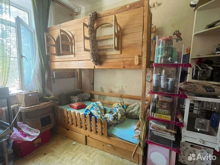 Двухъярусная кровать домик