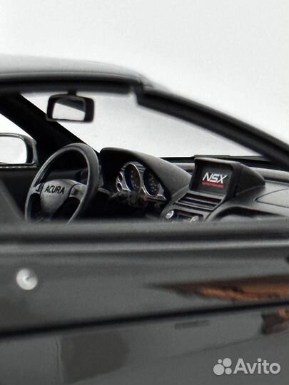 Коллекционная машинка 1:18 Honda NSX