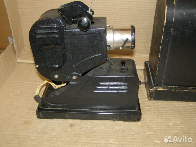 Старинный фильмоскоп. СССР. 50-е гг. Рабочий