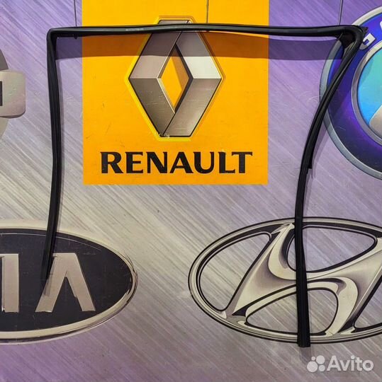 Уплотнитель перед проема стекла двери Renault sand