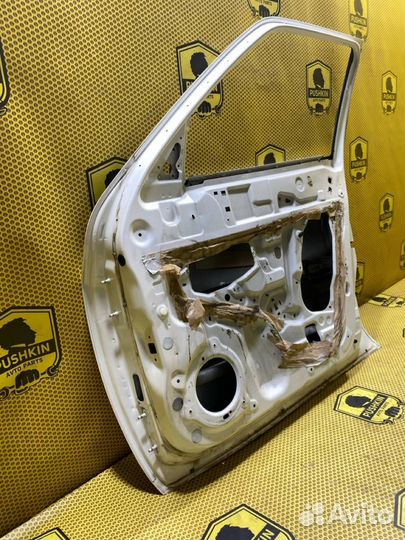 Дверь передняя правая Nissan Juke