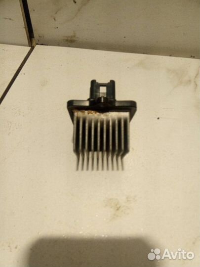 Сопротивление печки Mitsubishi Outlander CW5W 4B12