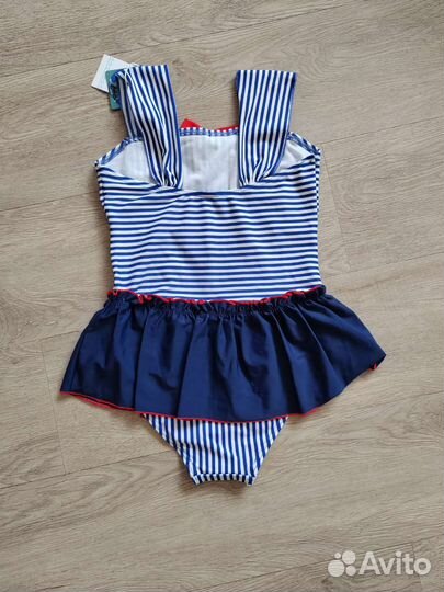 Купальник новый на девочку ростом до 128 см