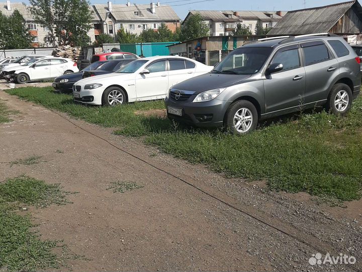 Автостоянка в районе аэропорта