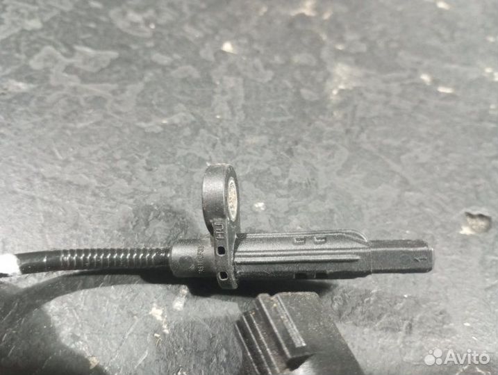 Датчик ABS задний Land Rover Range Rover Velar