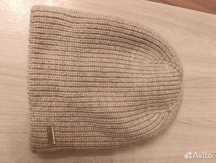 Продам шапку женскую вязанную