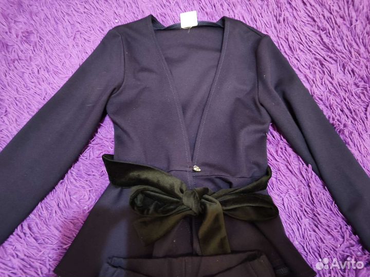 Школьный костюм. Брюки и пиджак