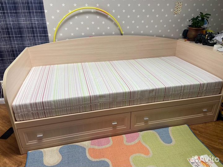 Детская кровать с матрасом