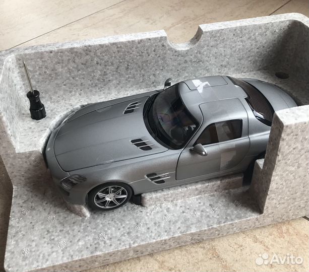 Модель Mercedes-Benz SLS AMG Сoupe 1:18