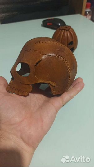 Череп из натуральной кожи