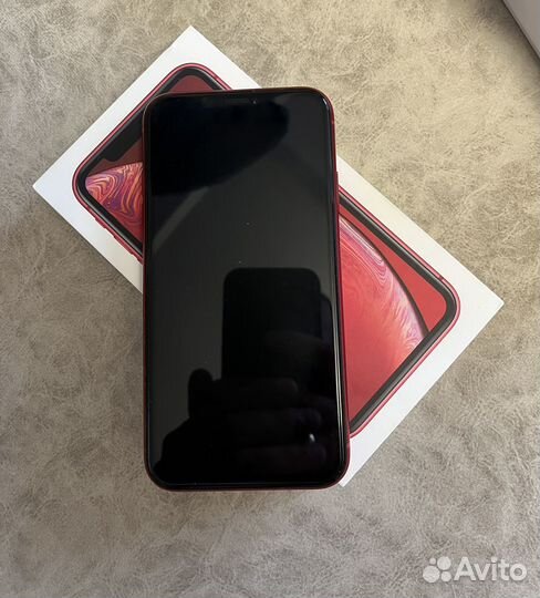 Телефон iPhone XR