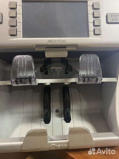 Счетная машинка для денег Newton