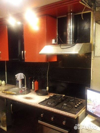 Кухонный гарнитур угловой бу для маленькой кухни