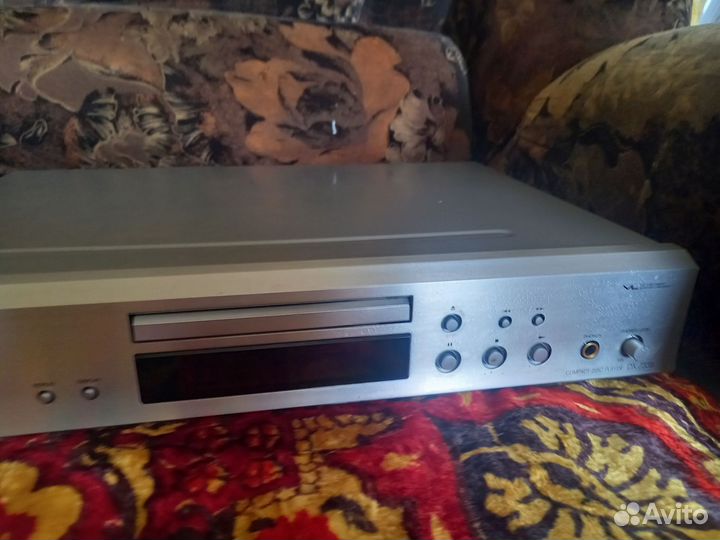 Compact disc player onkyo DX 7355