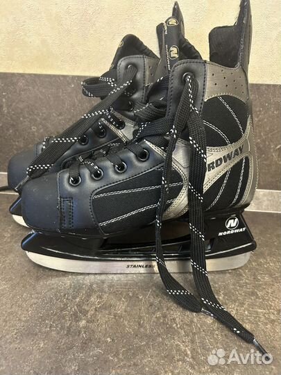 Коньки хоккейные