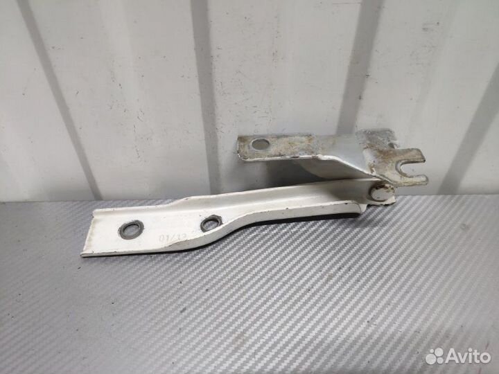 Петля капота передняя левая Volkswagen Polo 614