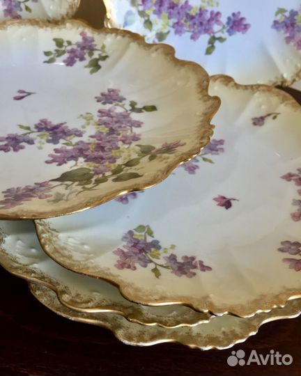 Фарфоровая тарелка «Сирень».Цена за одну.Франция