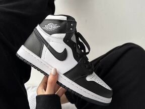 Кроссовки Nike Air Jordan 1 Retro