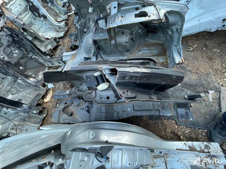 Задняя правая четверть Форд Фокус 3 хэтчбек