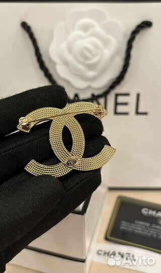 Chanel брошь 2024 год Limited Edition cruise