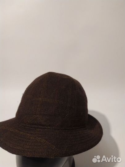 Benet Wool (Kangol, Harris Tweed, Burberry's)