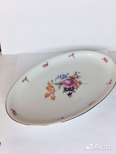 Фарфоровое блюдо 