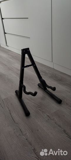 Подставка для гитары напольная