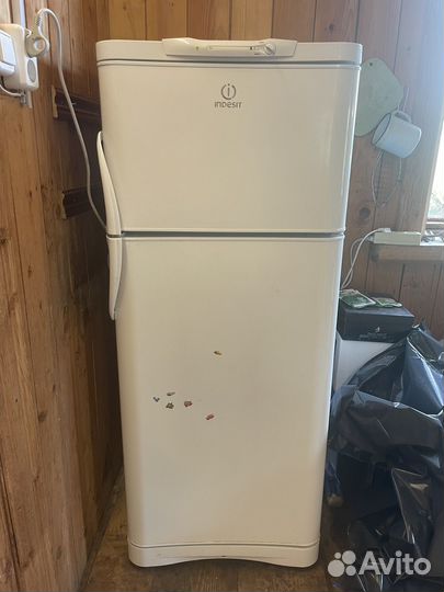 Холодильник Indesit R27G 015