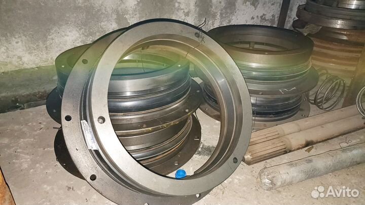 Уплотнение большое