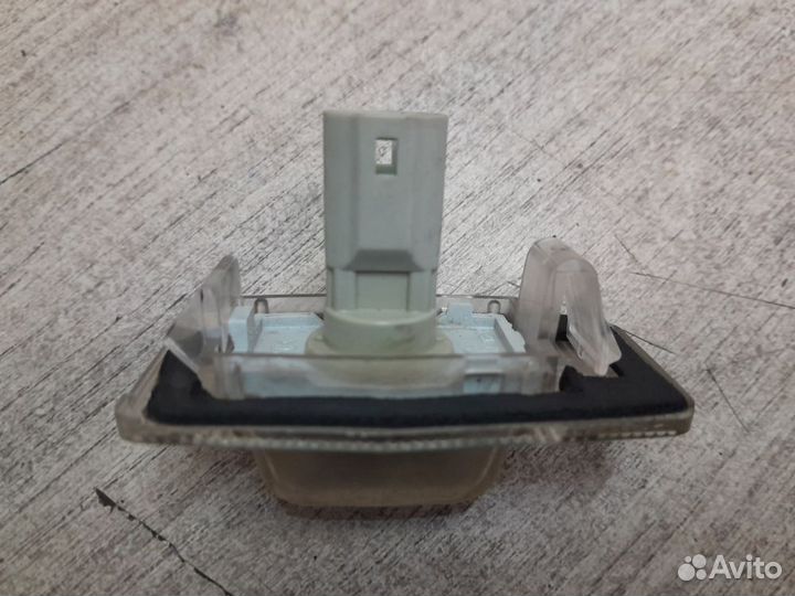 Фонарь подсветки номера Mazda Tribute I (2000—2004