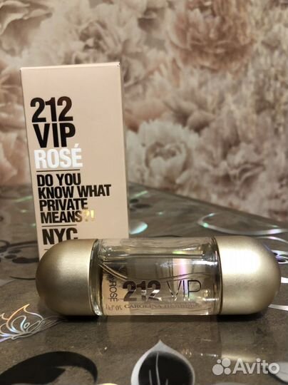 Парфюмерная вода 212 VIP Rose