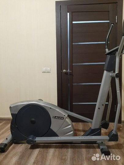 Эллиптический тренажёр
