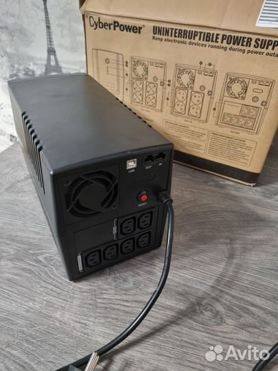 Ибп CyberPower UT1500EI