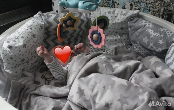 Готовый комплект в круглую-овальную кроватку