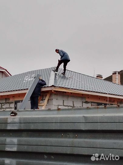 Бригада строителей