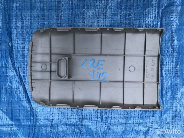 Консоль между сидений Toyota Corolla Axio ZRE142