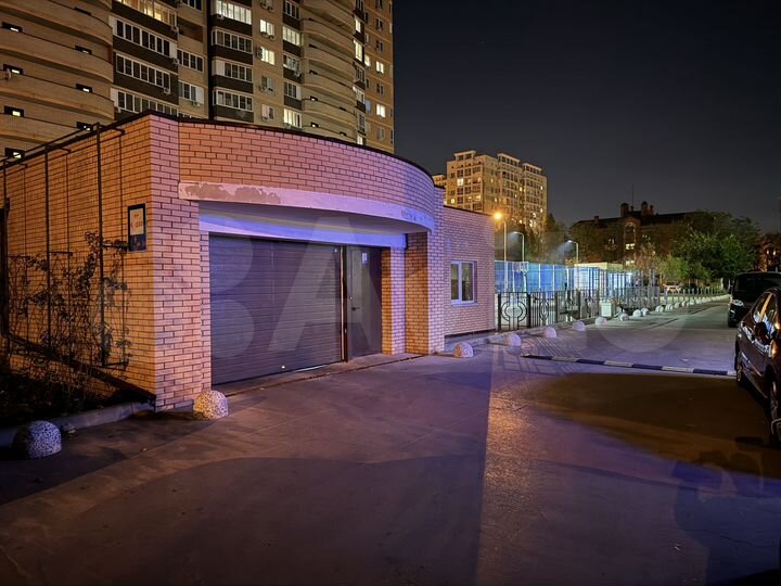 Машиноместо, 14 м²