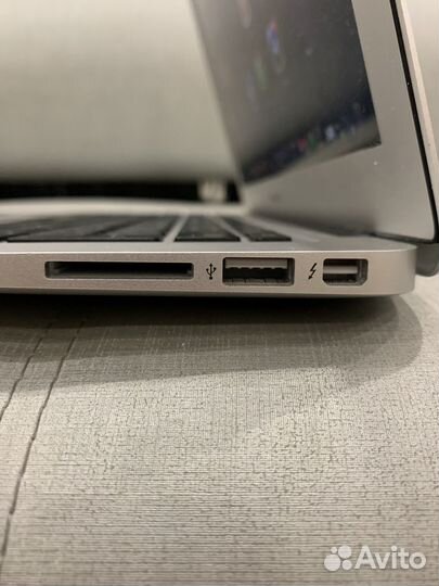 Macbook air 13 2017 года i5, ssd 128 gb
