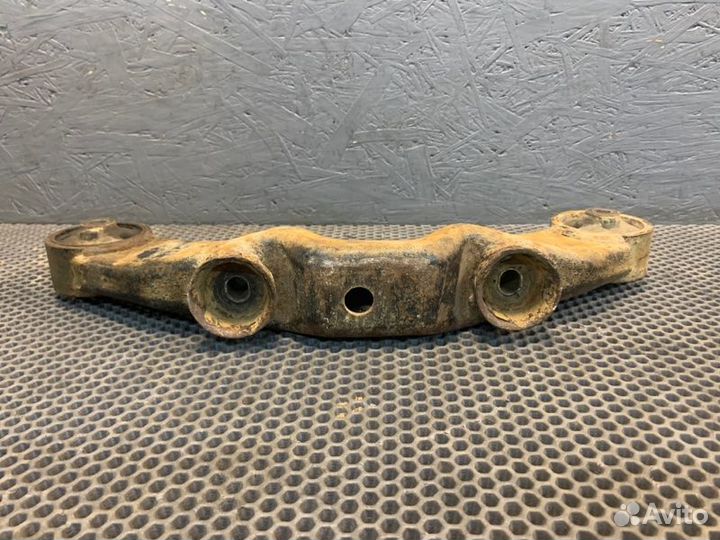 Опора дифференциала задняя Lexus Rx 350