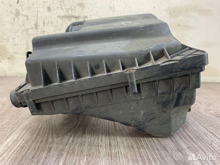 Корпус воздушного фильтра Opel Astra H 2004-2010