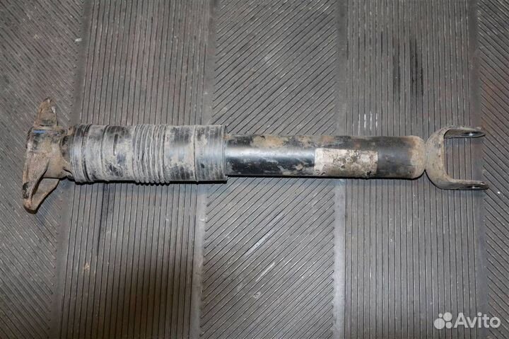 Амортизатор задний Jeep Grand Cherokee WK2 рестал