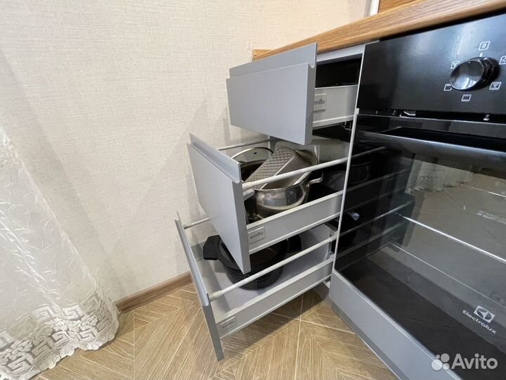 Кухонный гарнитур (цена завсю кухню) ксп:24869