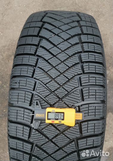 Pirelli Winter Ice Zero 235/55 R19
