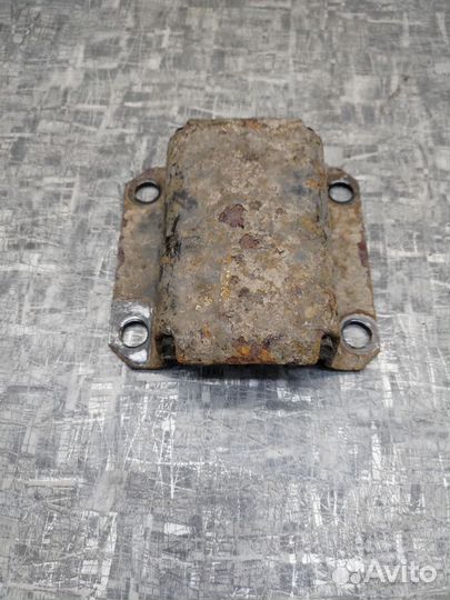 Кронштейн рессоры Додж караван Вояджер 01-07г