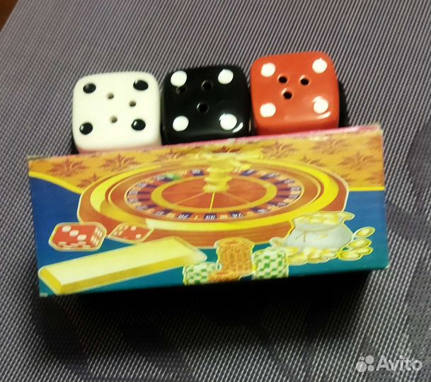 Сувенирные солонка и перечница