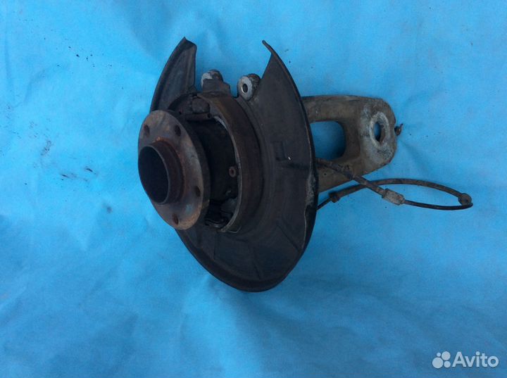 Цапфа задняя правая (кулак) BMW X5 E53 бмв Х5 Е53