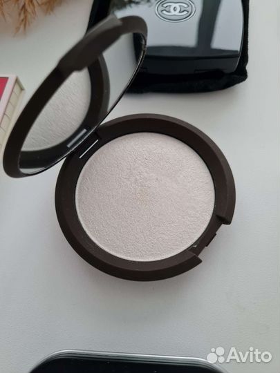 Хайлайтер Becca Pearl